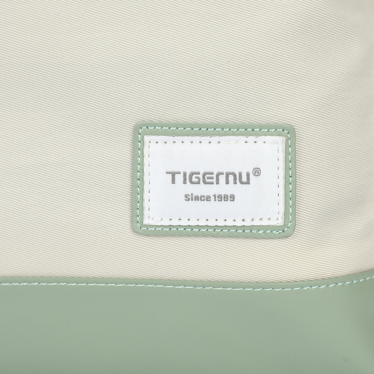 Mochila Urbana Blanco T-B9520