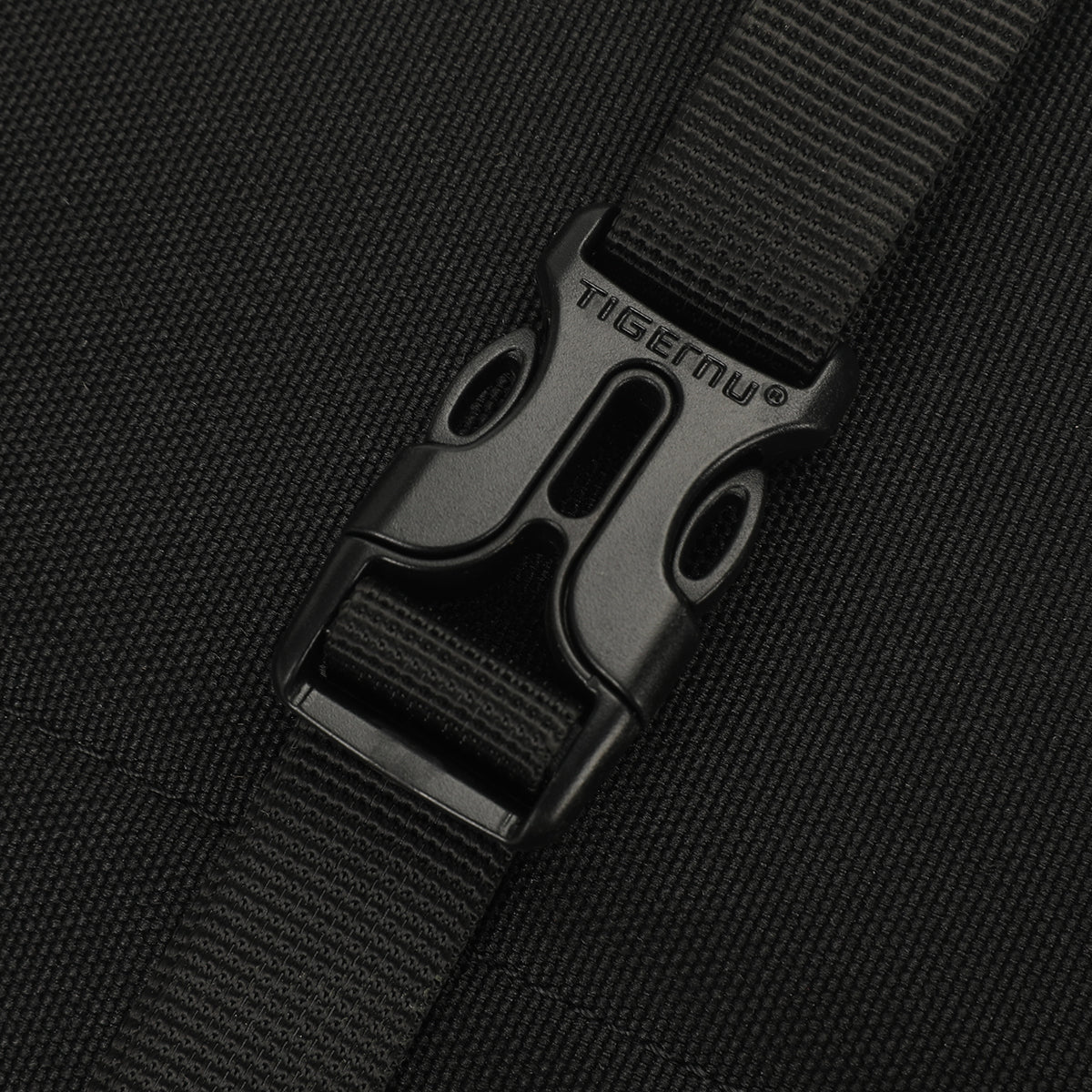 Mochila Urbana Negra T-B9021